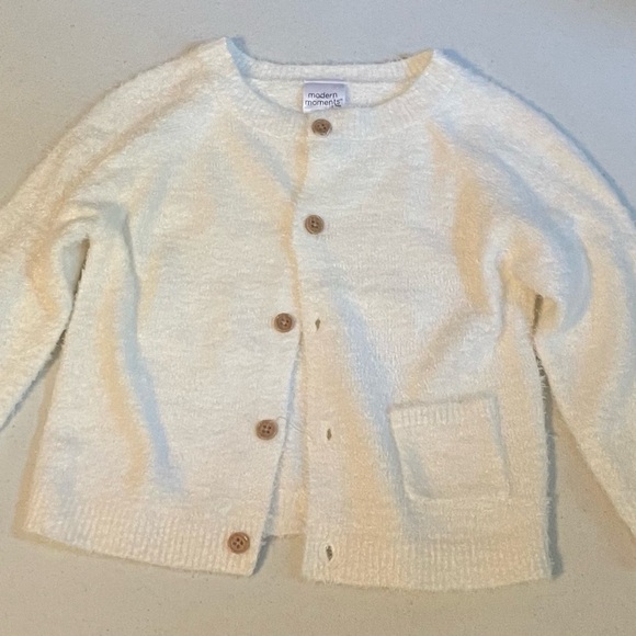 Gerber Cream Sweater with Long Sleeves and Relaxed Fit - Picture 1 of 3